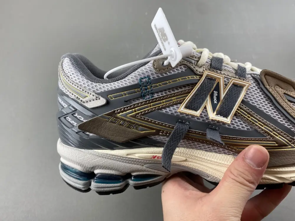 New Balance 19066 