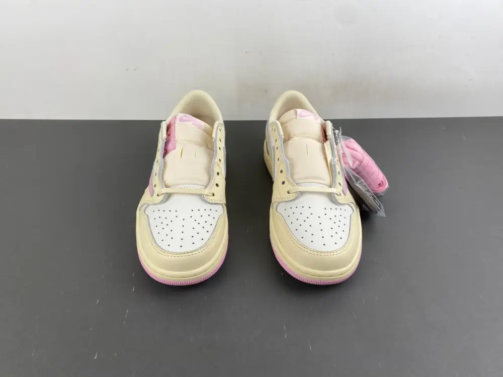 Travis Scott x Air Jordan 1 Low OG Shy Pink 