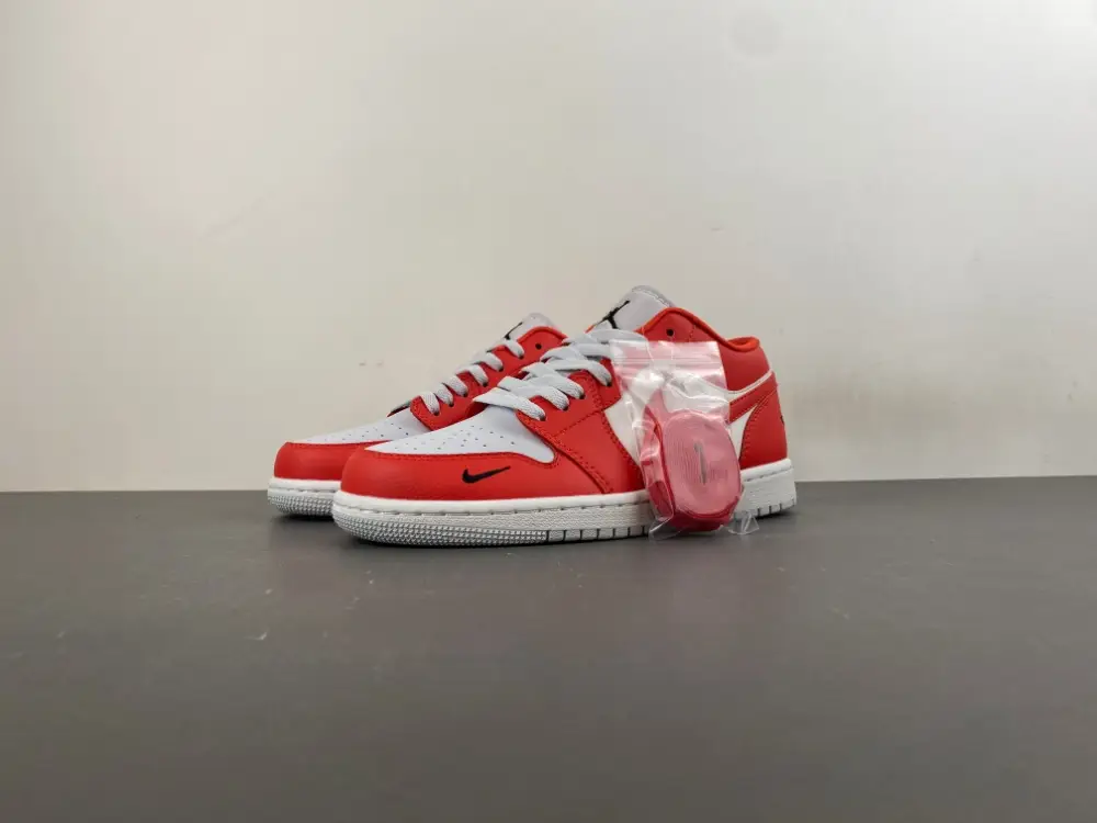 Air Jordan 1 Low 