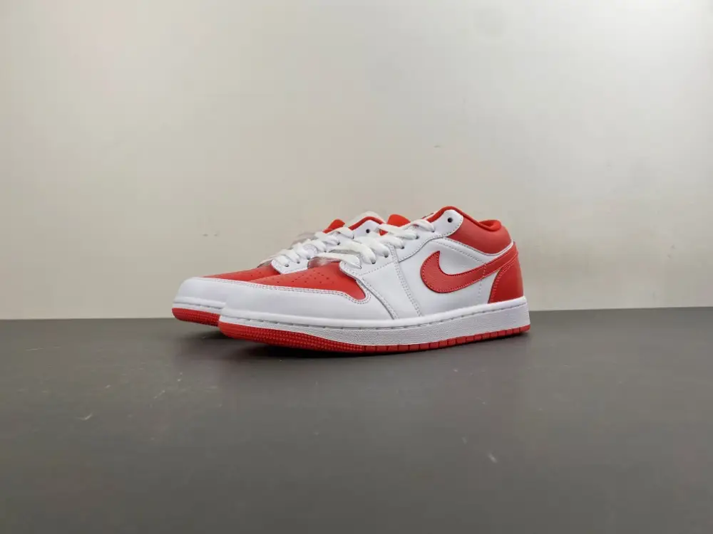 Air Jordan 1 Low 