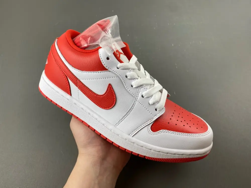 Air Jordan 1 Low 