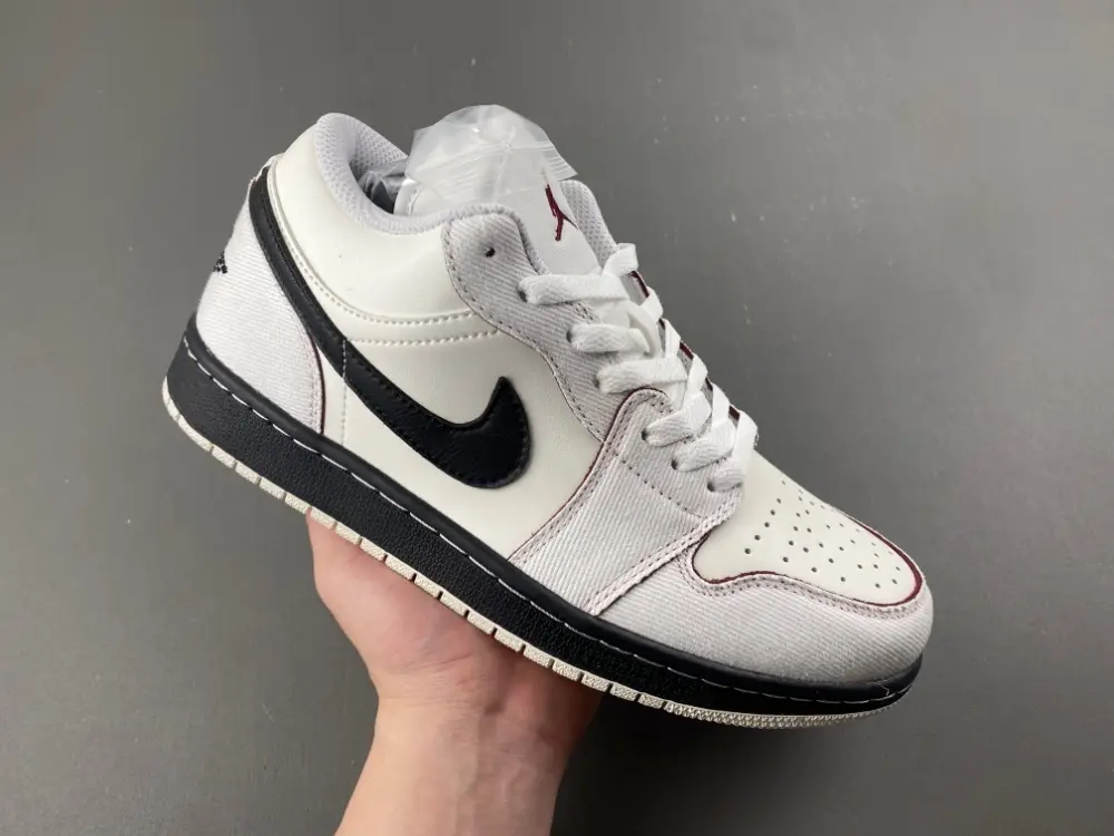 Air Jordan 1 Low 
