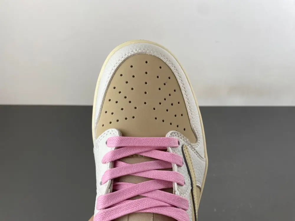 Travis Scott x Air Jordan 1 Low 