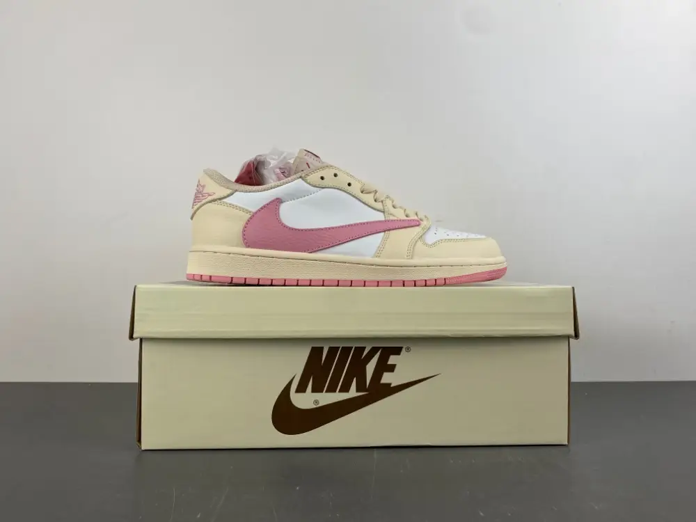 Travis Scott x Air Jordan 1 Low 