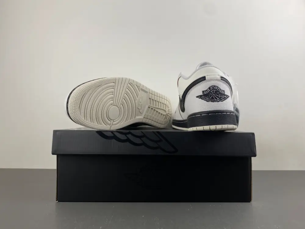 Air Jordan 1 Low 