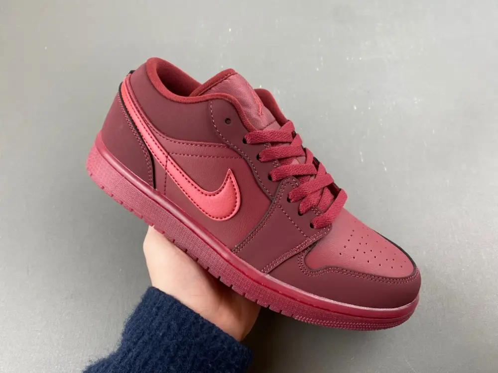 Air Jordan 1 Low 