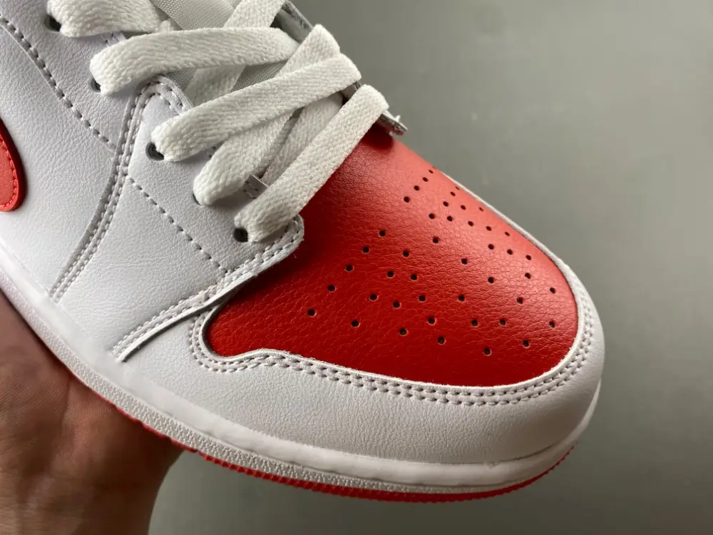 Air Jordan 1 Low 