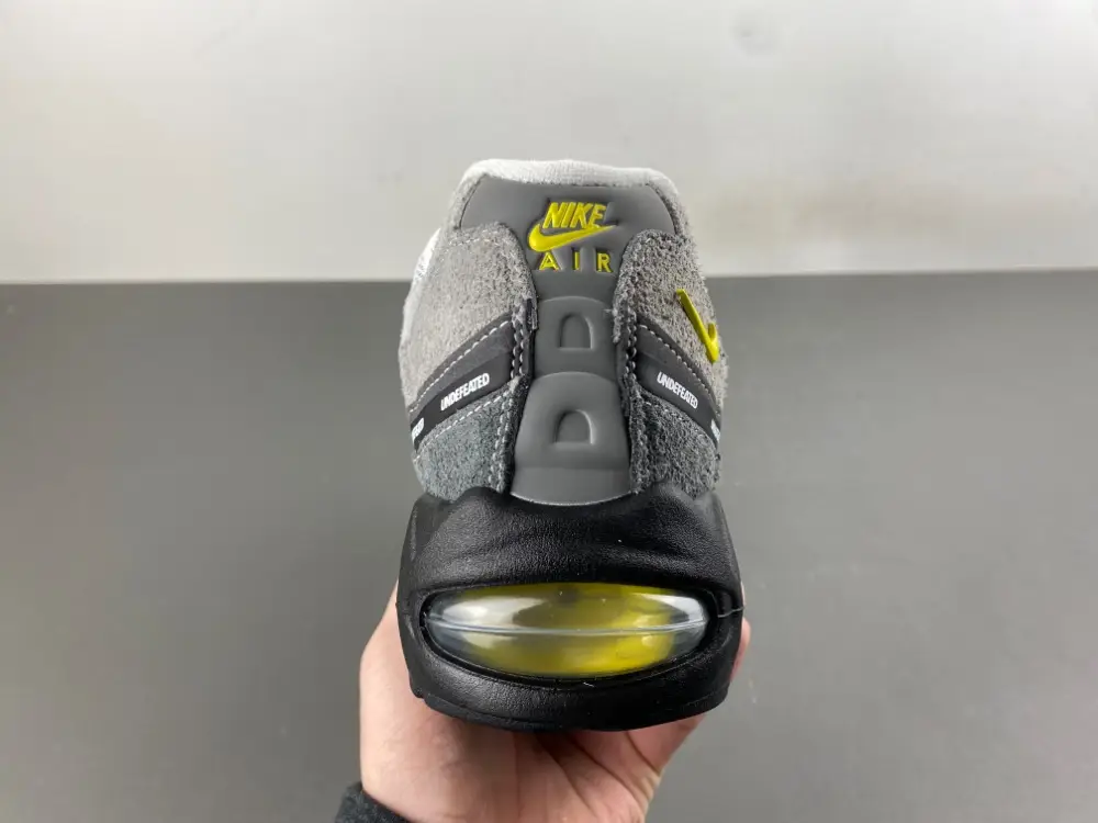Undefeated x Nike Air Max 95  Air Max 