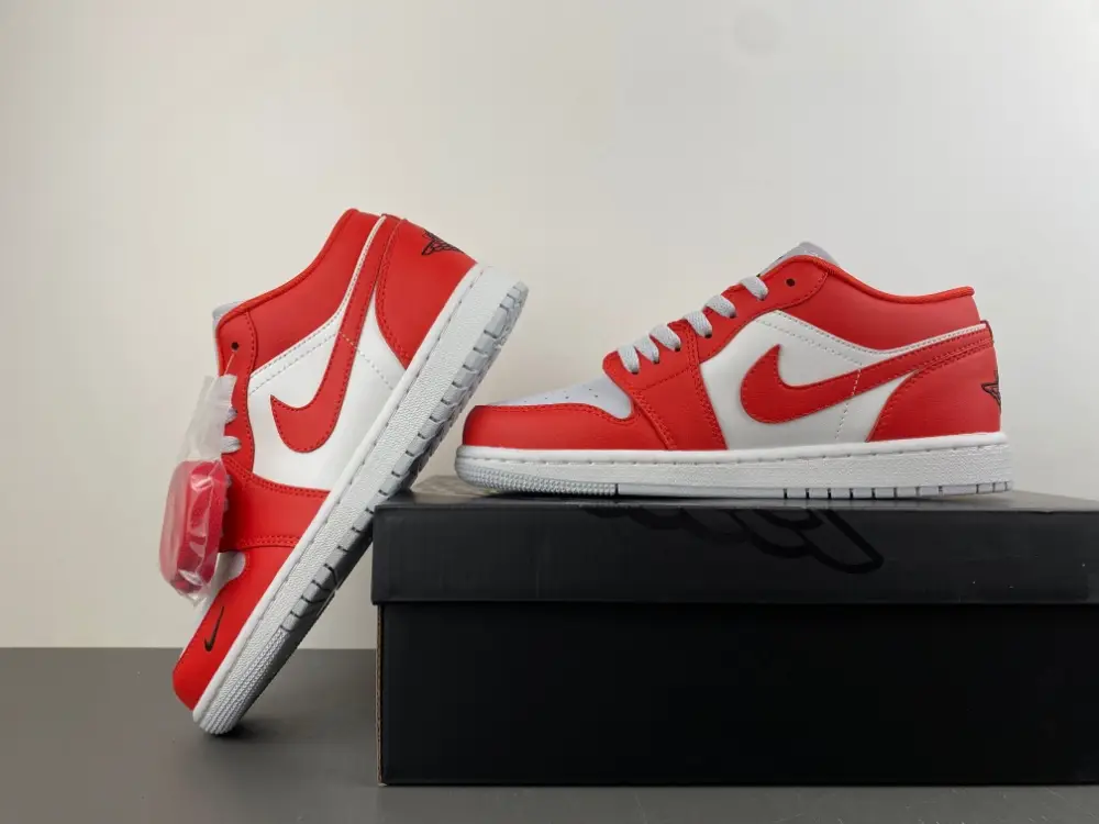 Air Jordan 1 Low 