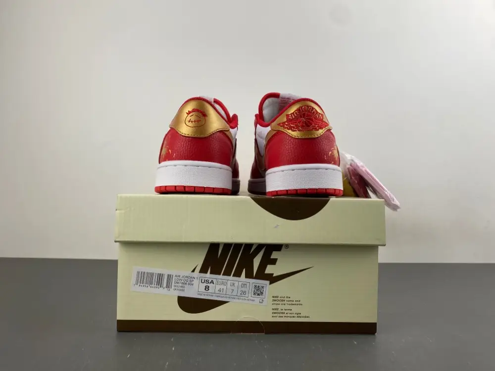 Travis Scott x Air Jordan 1 Low 