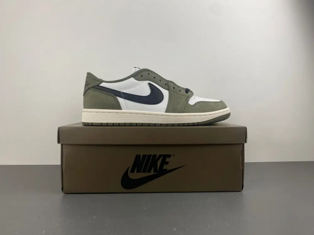Air Jordan 1 Retro Low 