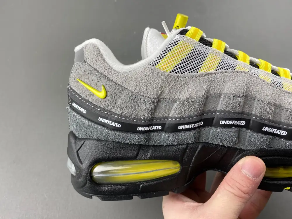 Undefeated x Nike Air Max 95  Air Max 