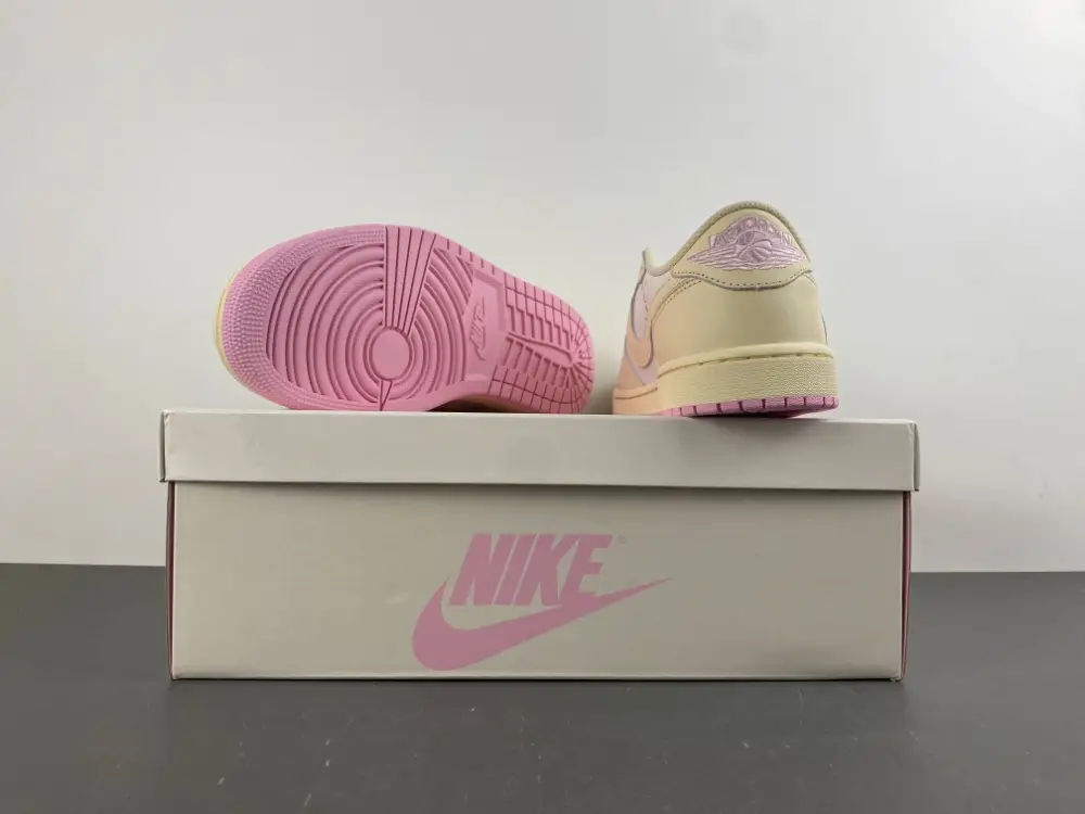 Travis Scott x Air Jordan 1 Low OG Shy Pink 