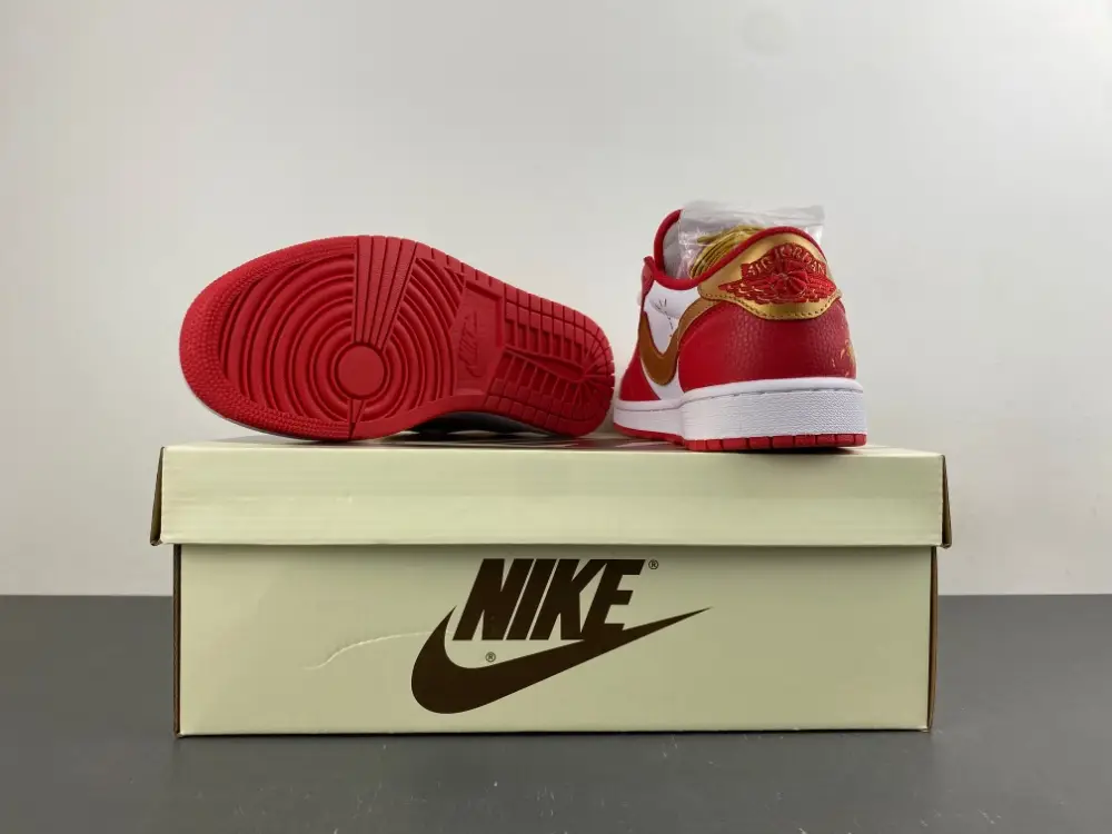 Travis Scott x Air Jordan 1 Low 