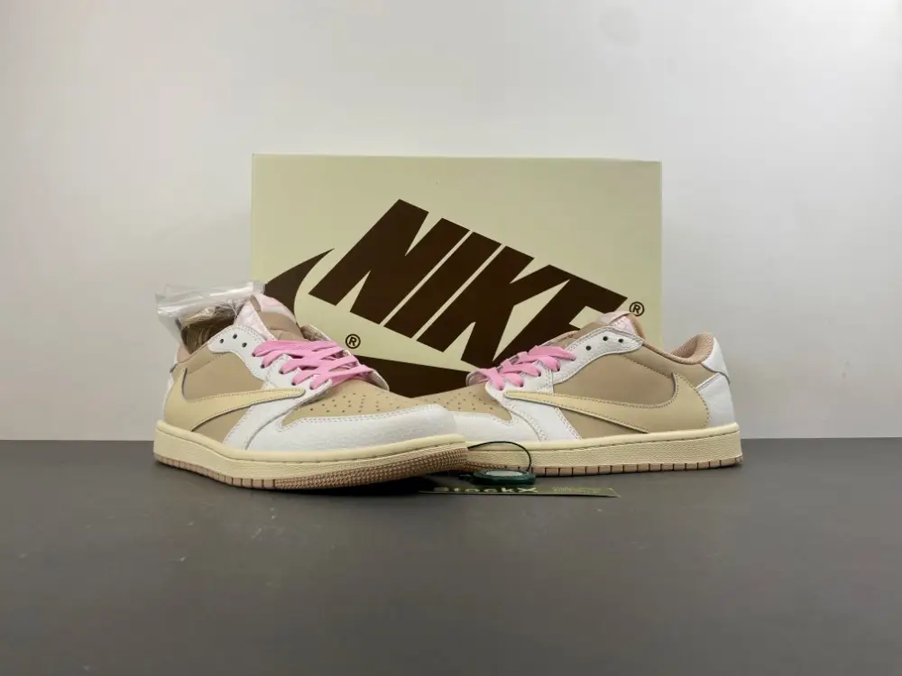 Travis Scott x Air Jordan 1 Low 