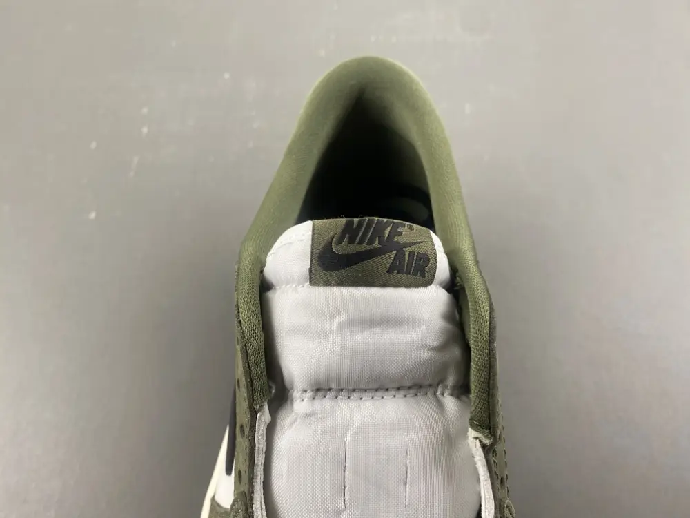 Air Jordan 1 Retro Low 