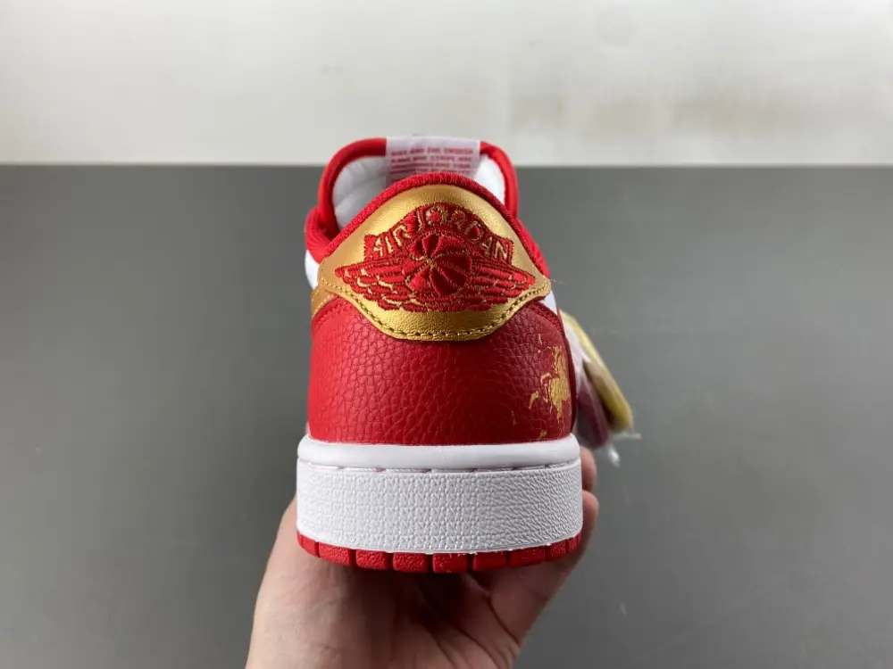Travis Scott x Air Jordan 1 Low 