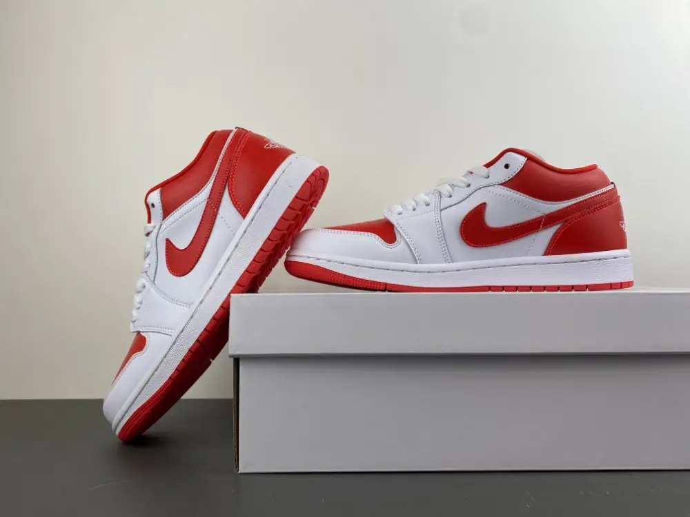 Air Jordan 1 Low 