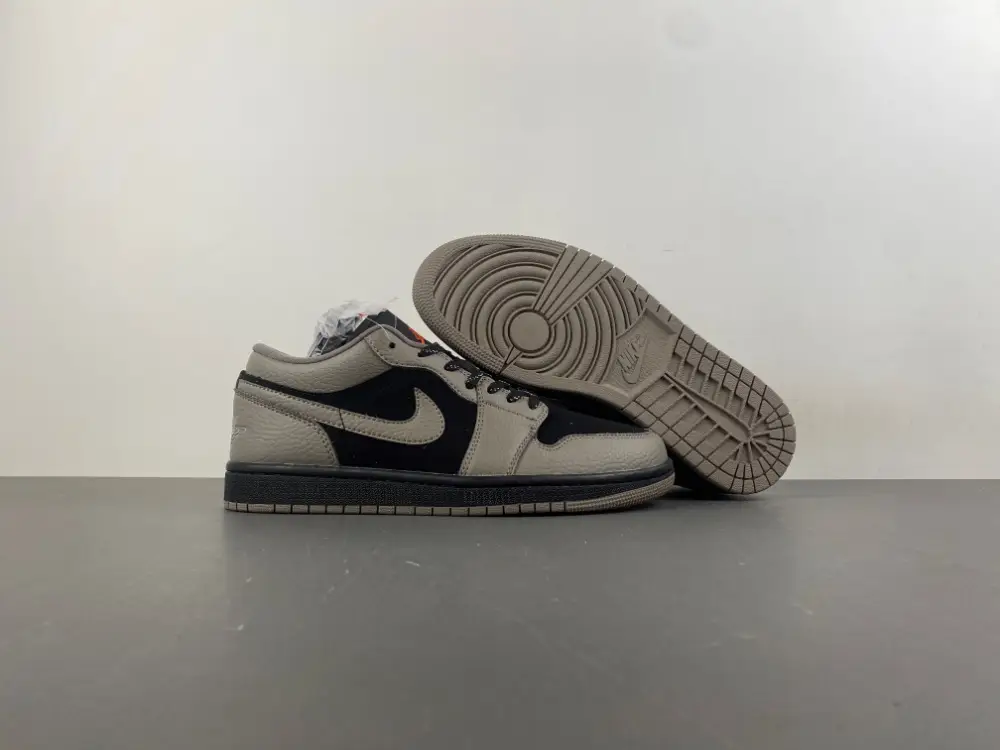 Air Jordan 1 Low 