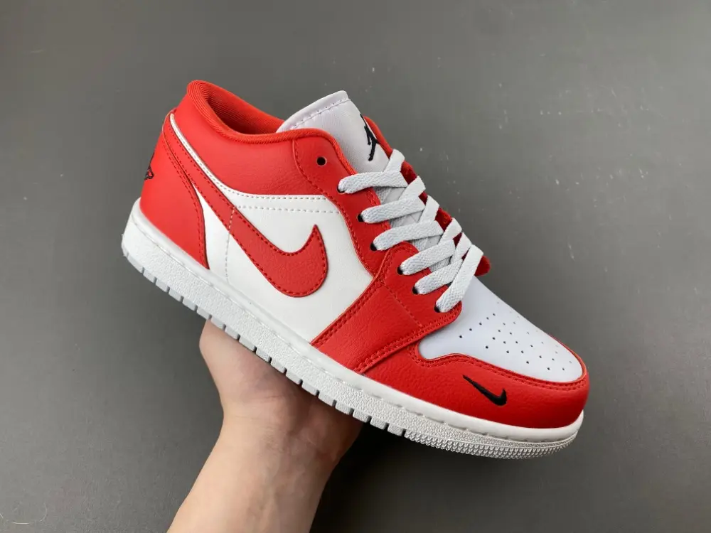 Air Jordan 1 Low 