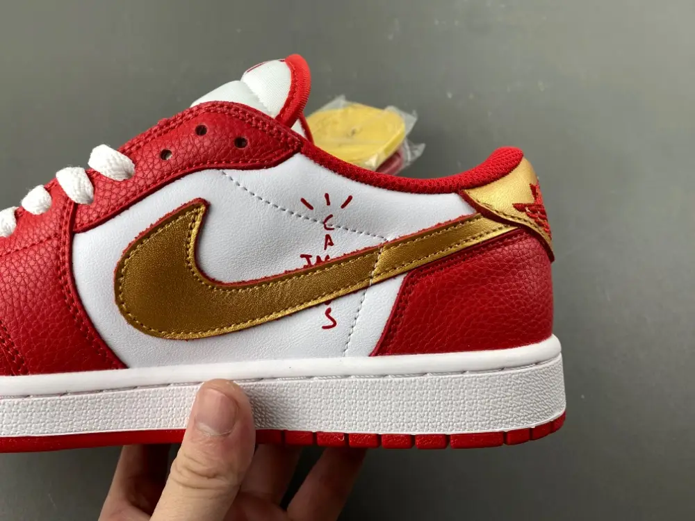 Travis Scott x Air Jordan 1 Low 