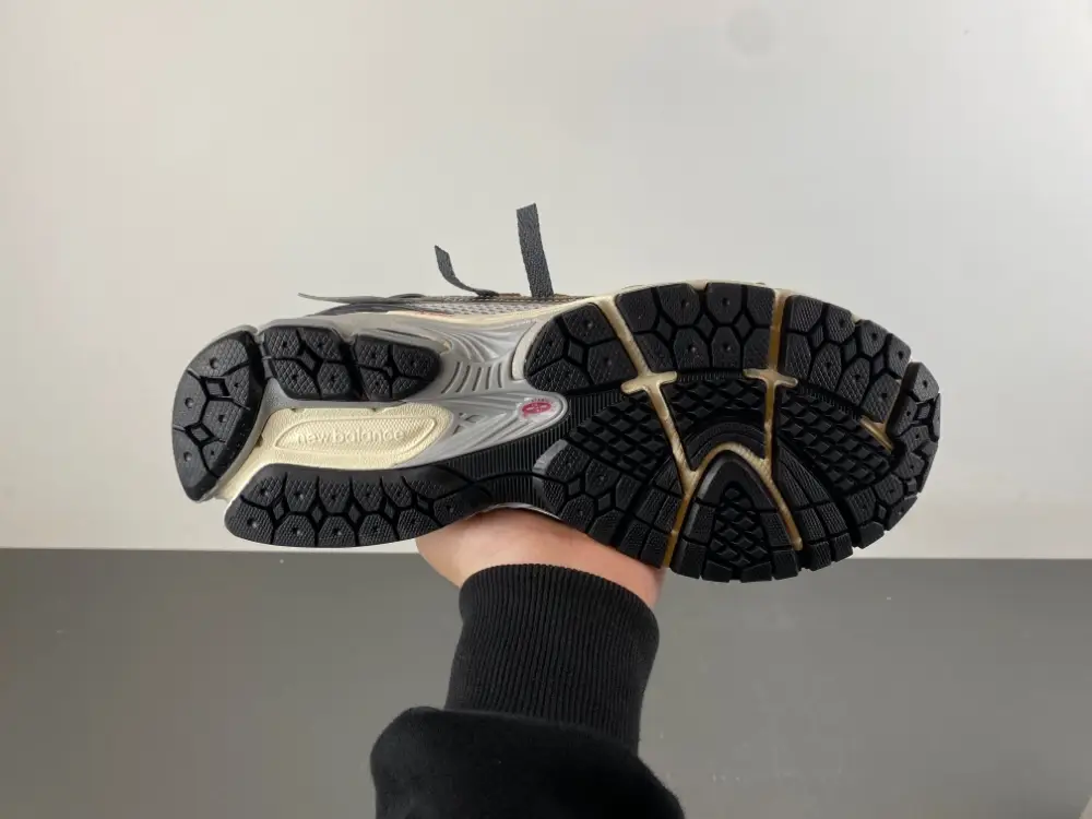 New Balance 19066 