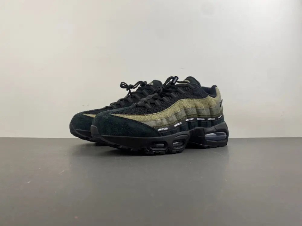 Undefeated x Air Max 95 