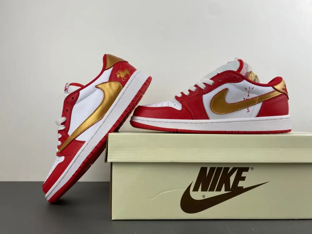 Travis Scott x Air Jordan 1 Low 