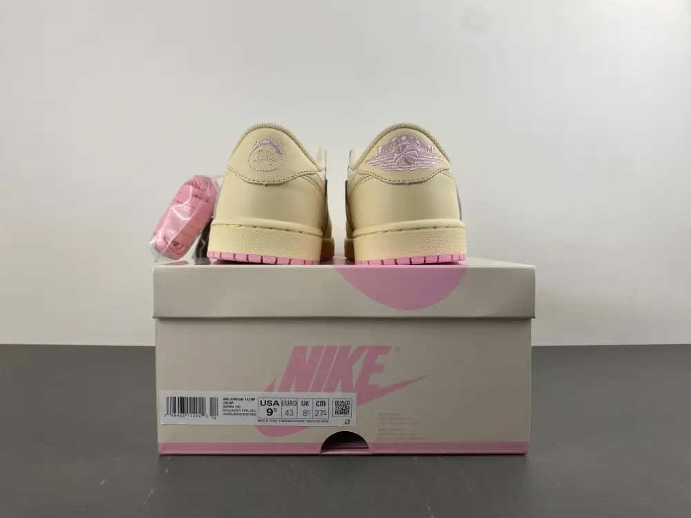 Travis Scott x Air Jordan 1 Low OG Shy Pink 