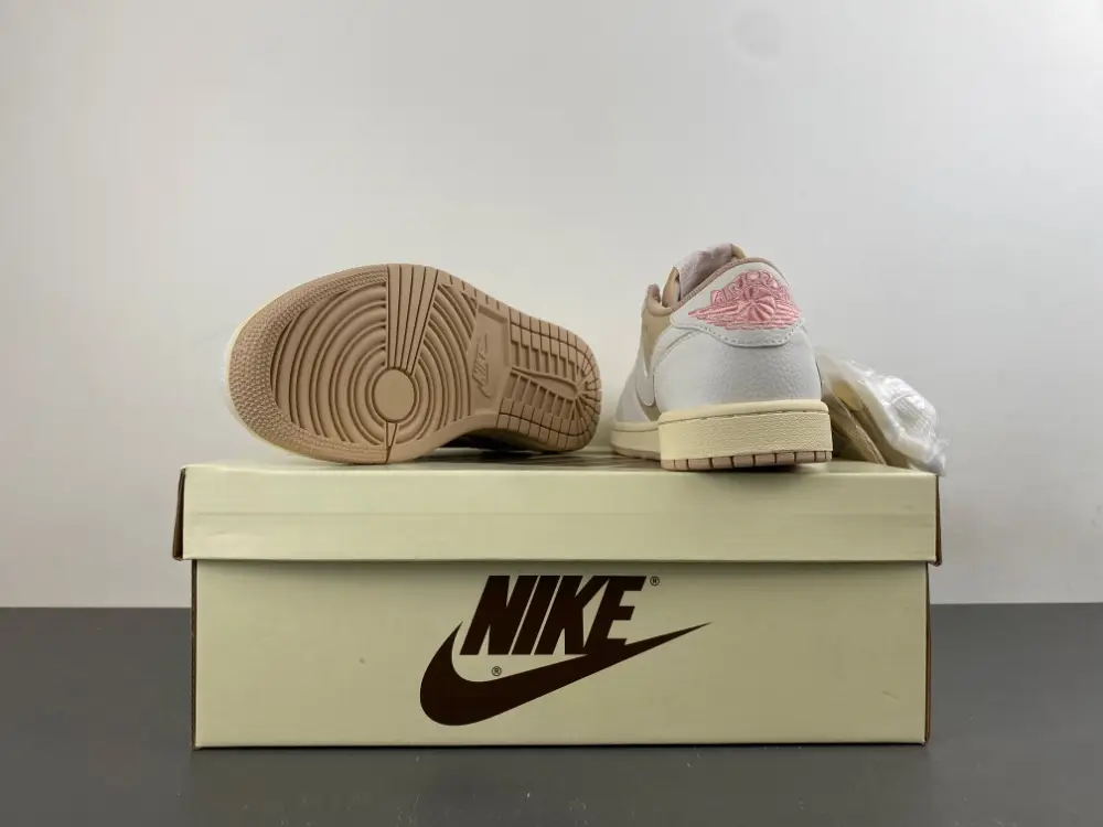 Travis Scott x Air Jordan 1 Low 