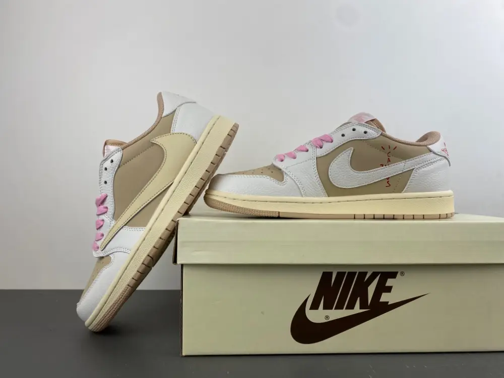 Travis Scott x Air Jordan 1 Low 