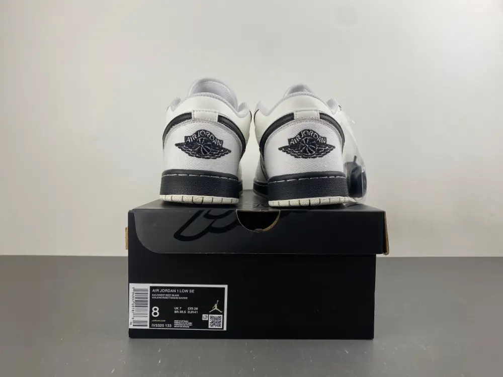 Air Jordan 1 Low 