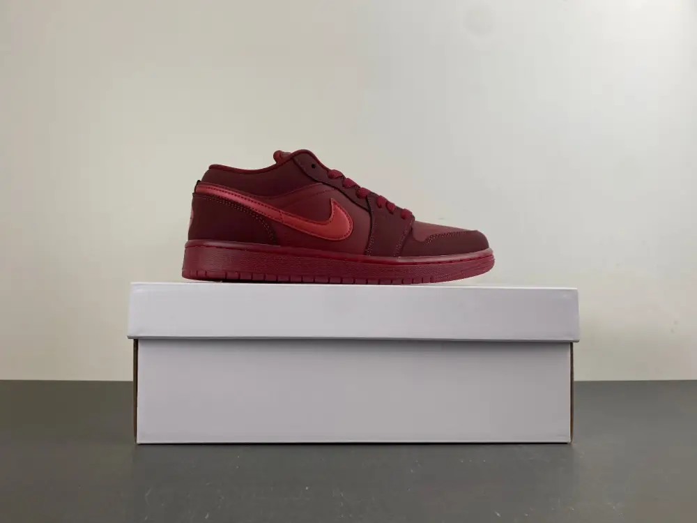 Air Jordan 1 Low 