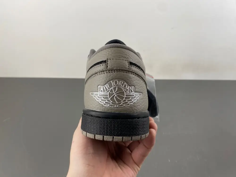 Air Jordan 1 Low 