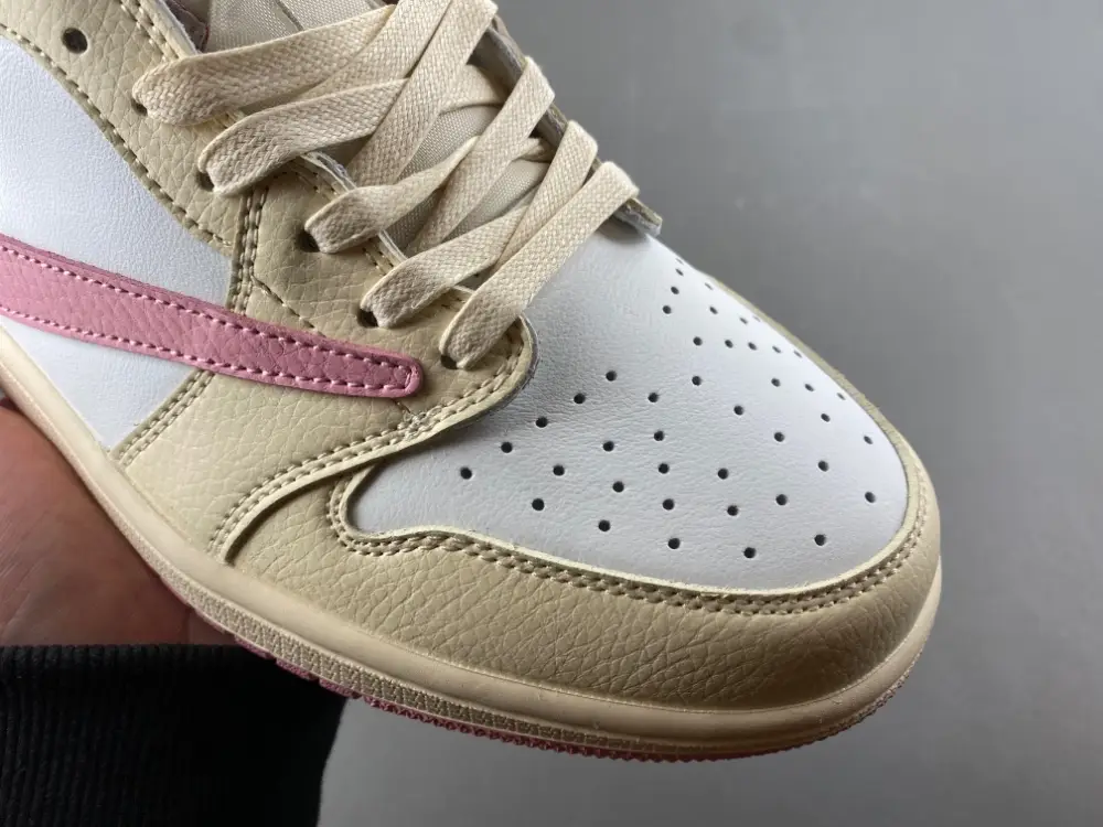 Travis Scott x Air Jordan 1 Low 