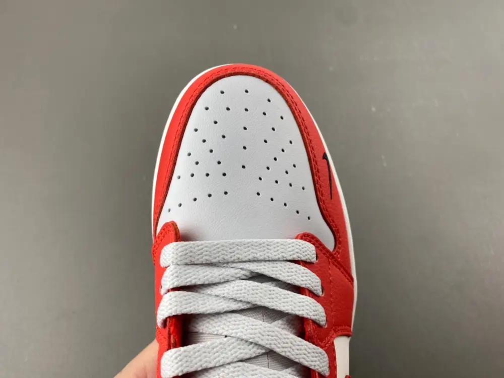 Air Jordan 1 Low 