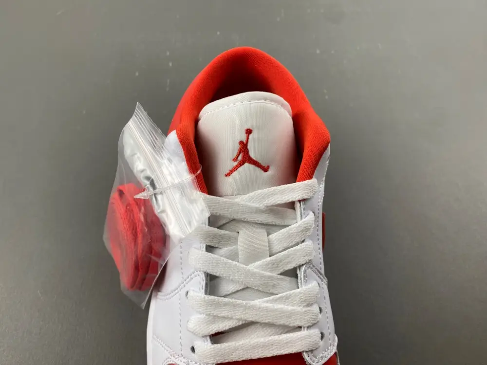 Air Jordan 1 Low 