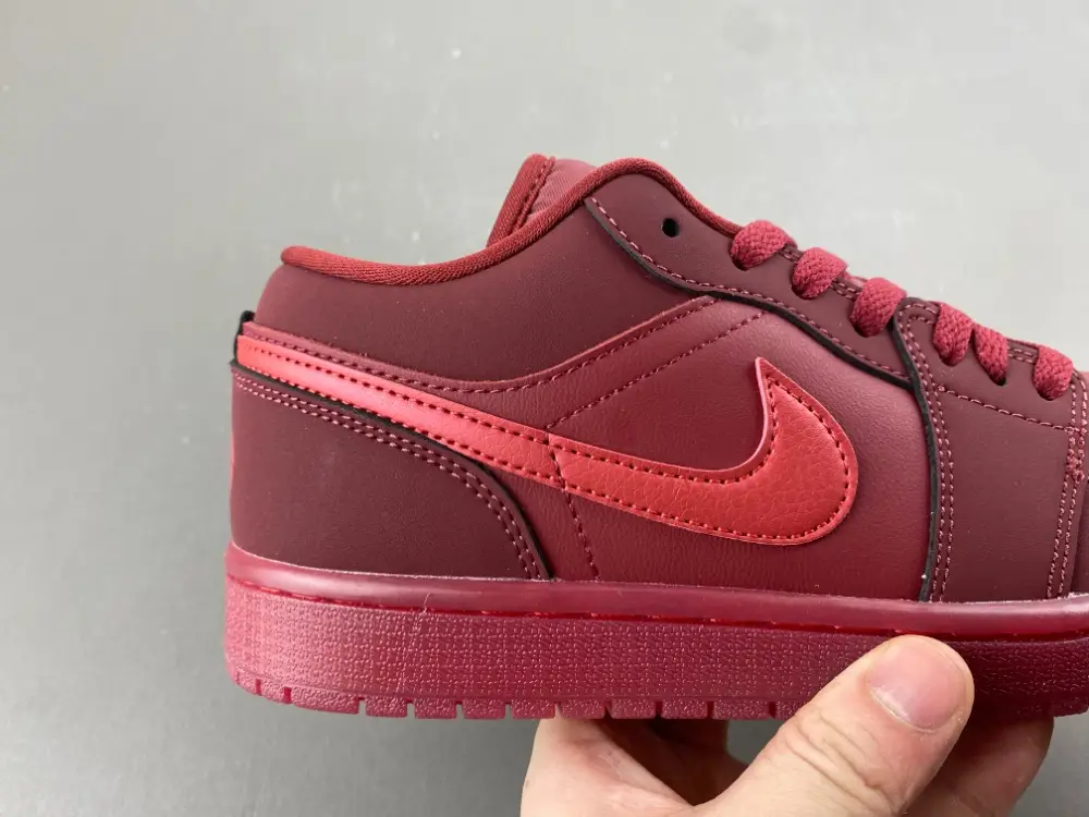 Air Jordan 1 Low 