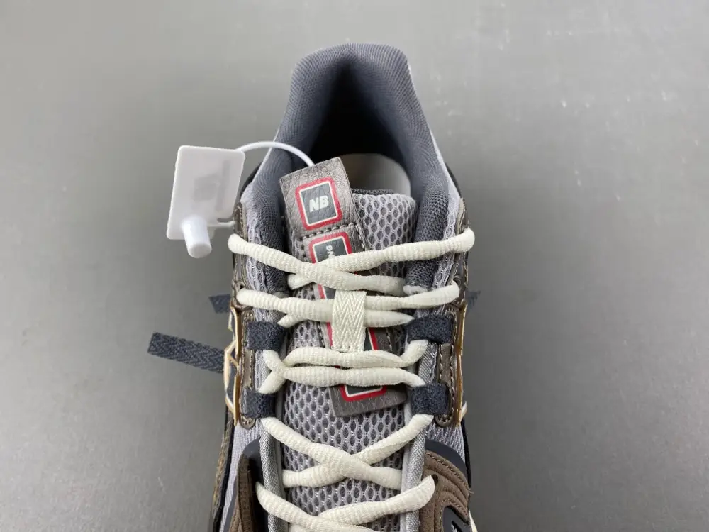 New Balance 19066 