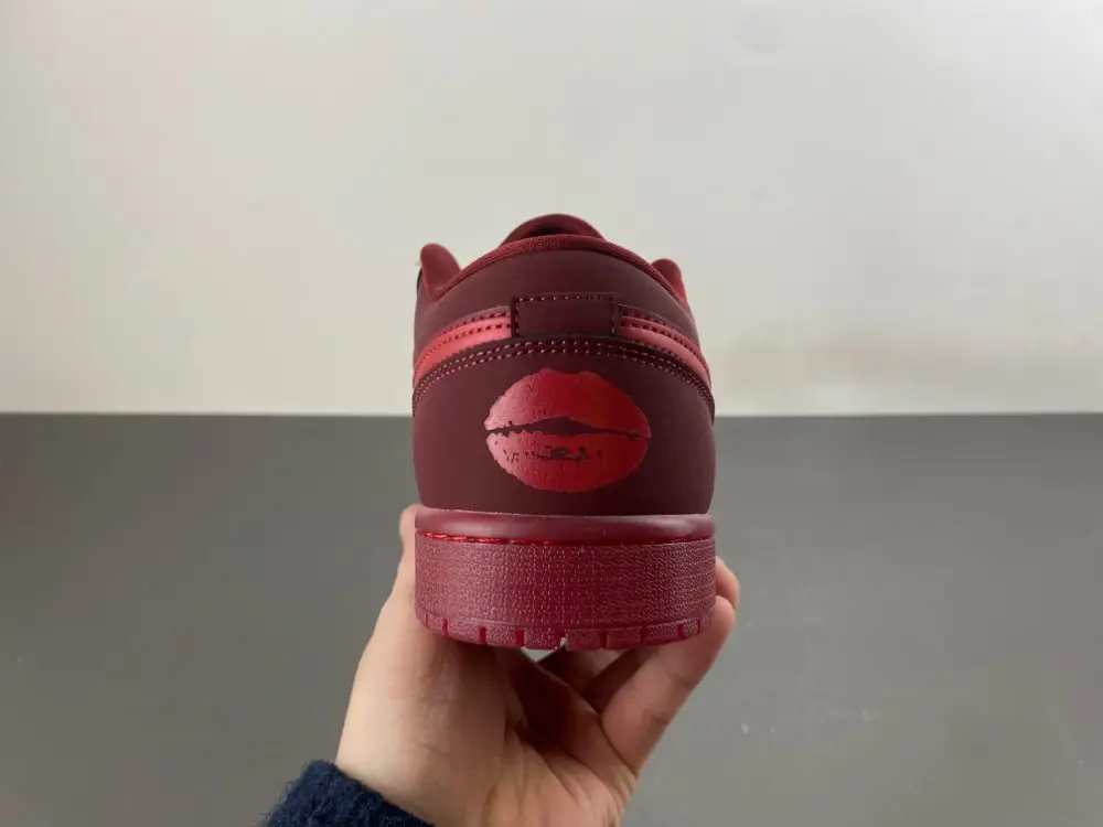 Air Jordan 1 Low 