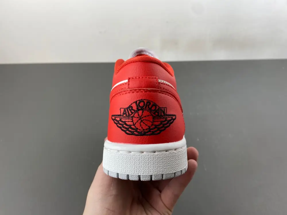 Air Jordan 1 Low 