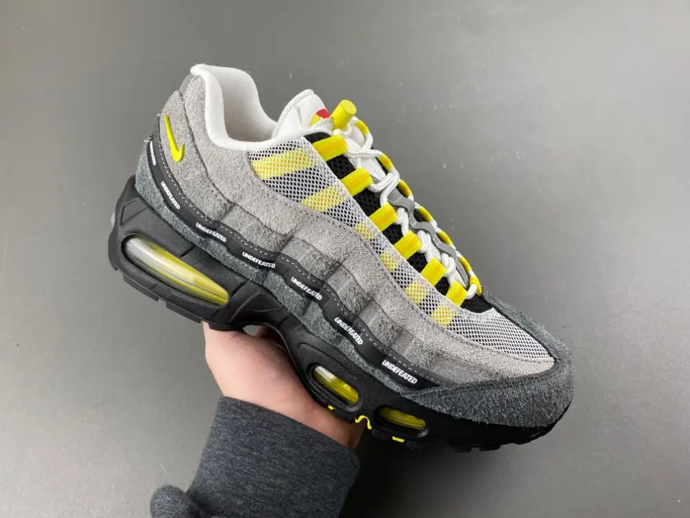 Undefeated x Nike Air Max 95  Air Max 