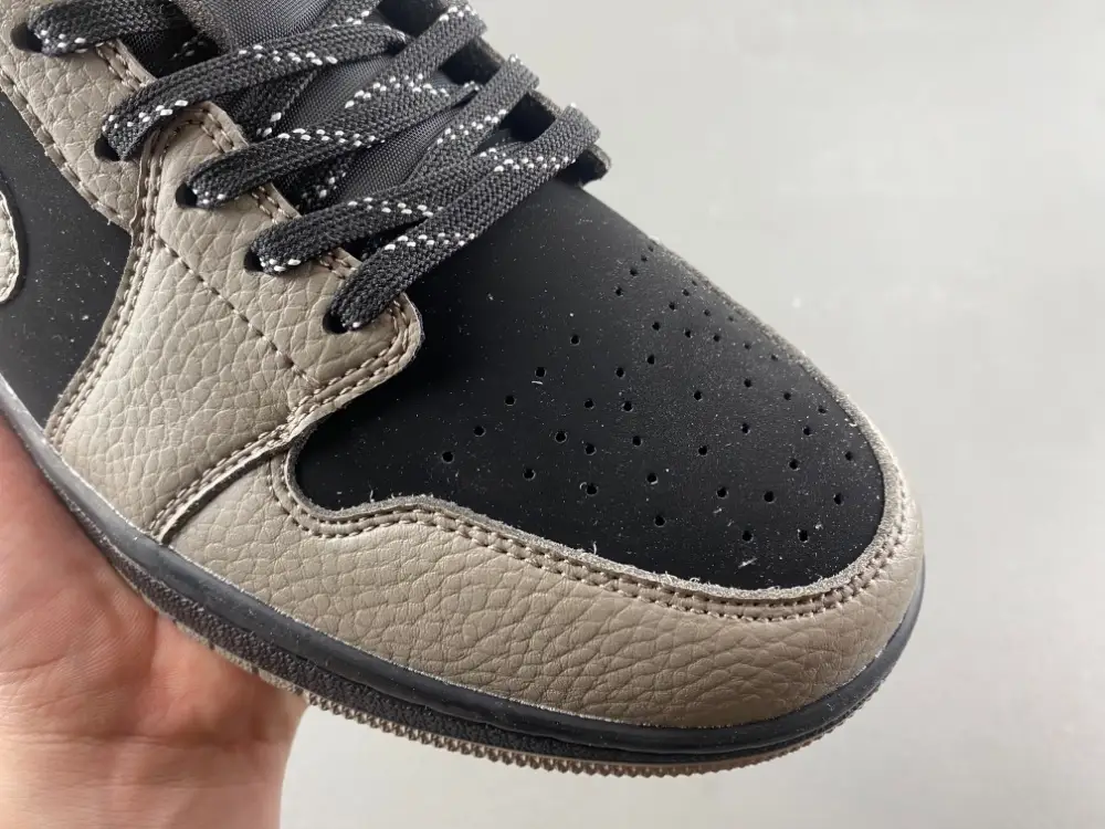 Air Jordan 1 Low 