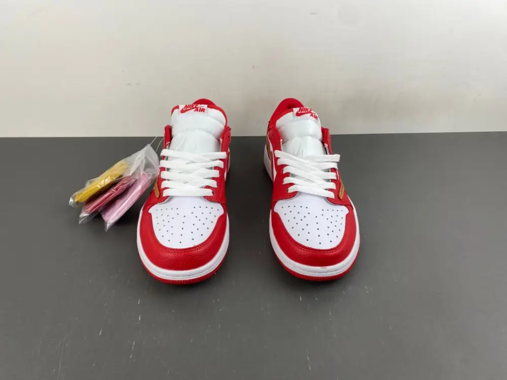 Travis Scott x Air Jordan 1 Low 