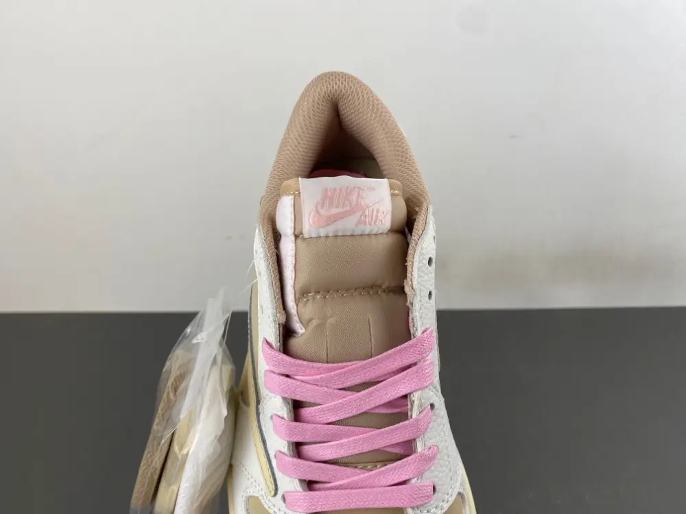 Travis Scott x Air Jordan 1 Low 