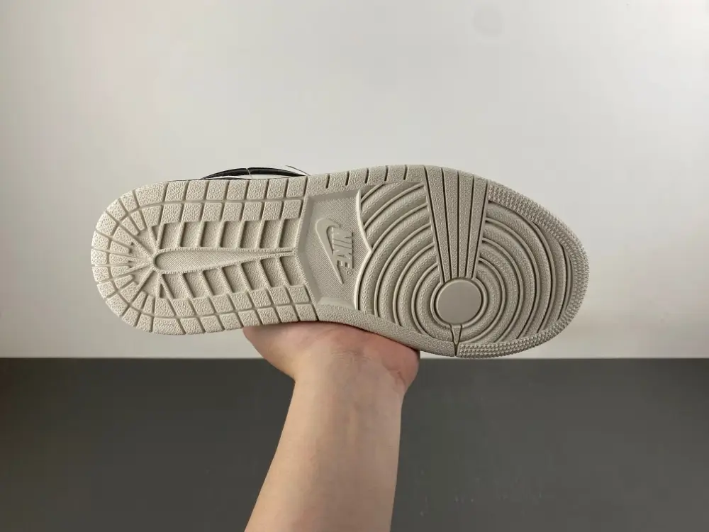 Air Jordan 1 Low 