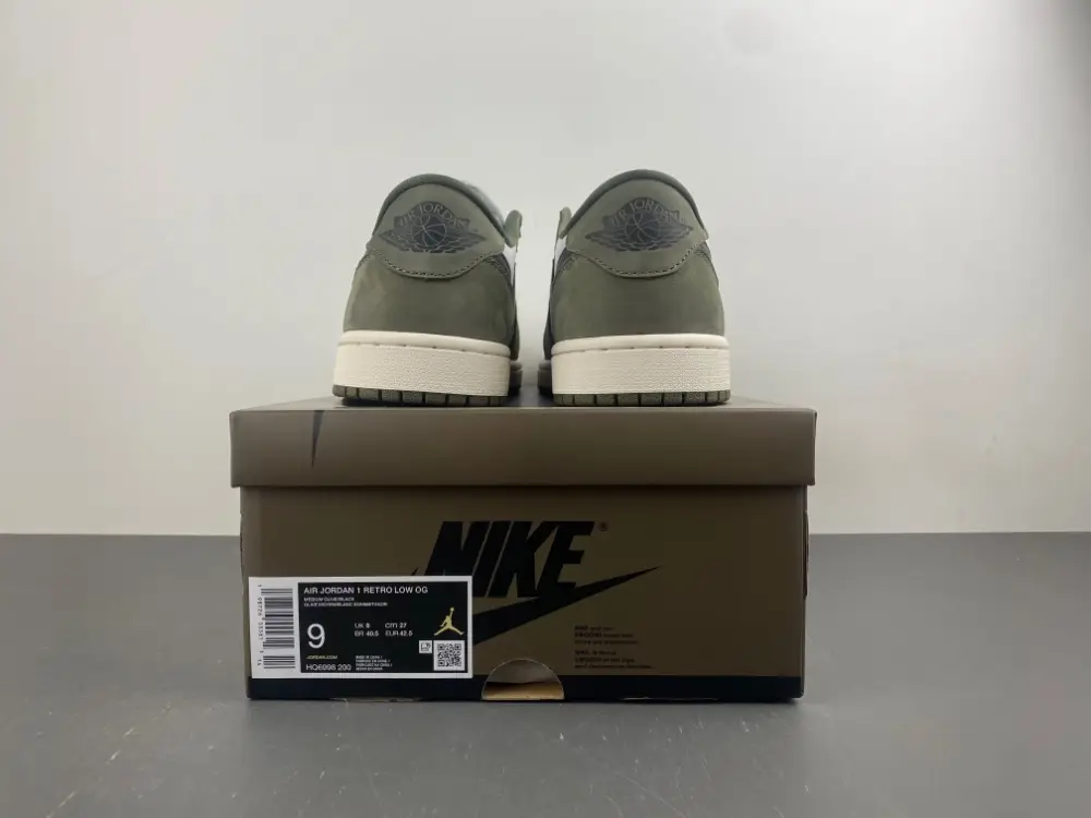 Air Jordan 1 Retro Low 