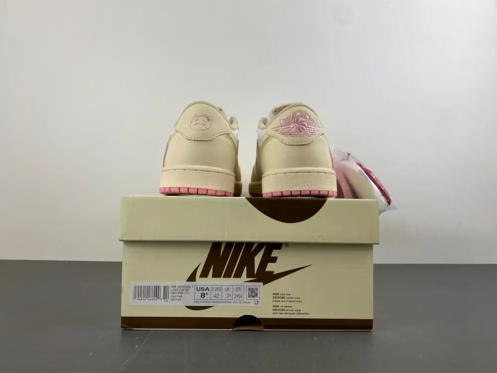 Travis Scott x Air Jordan 1 Low 