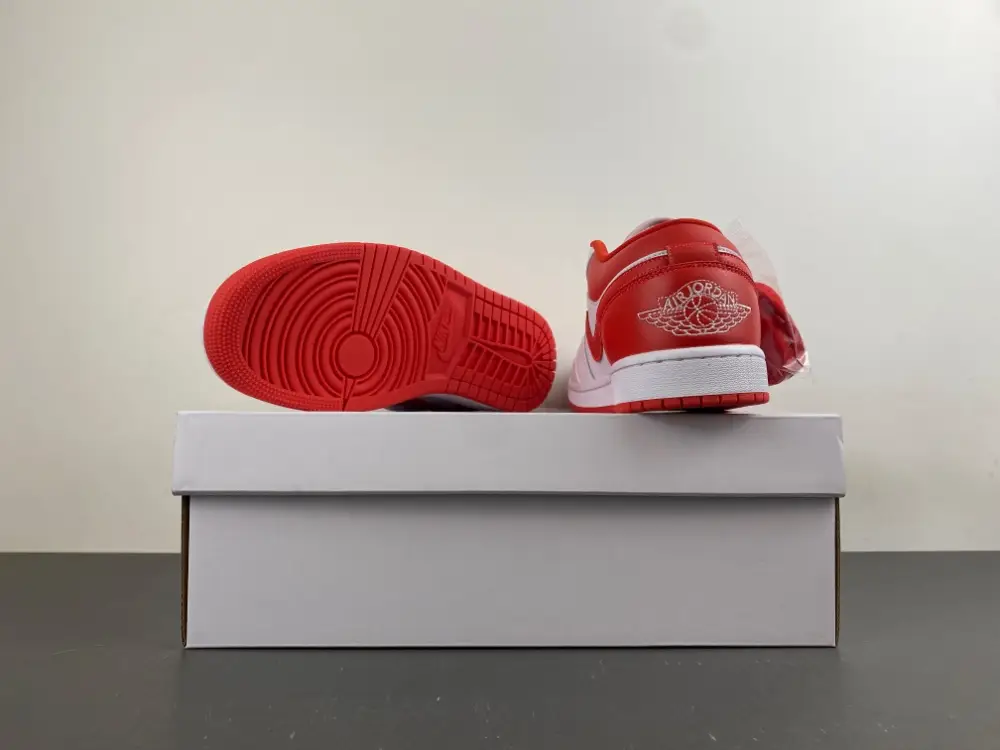 Air Jordan 1 Low 