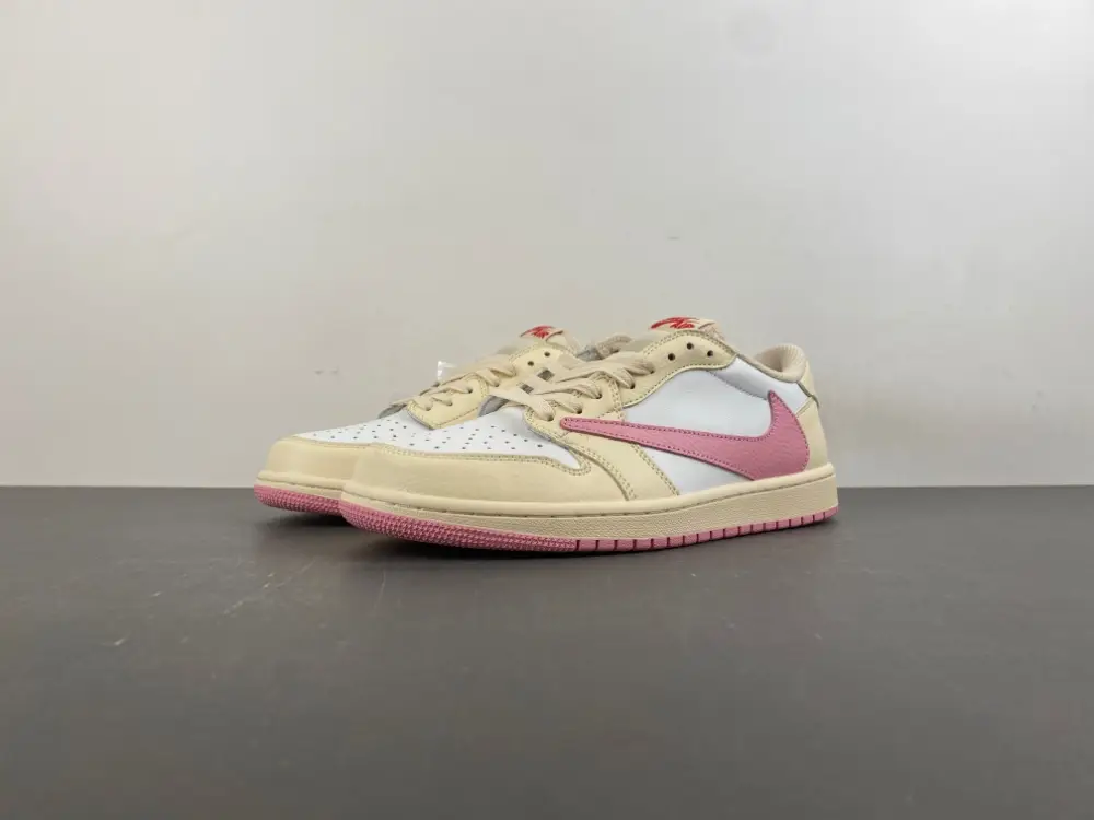 Travis Scott x Air Jordan 1 Low 